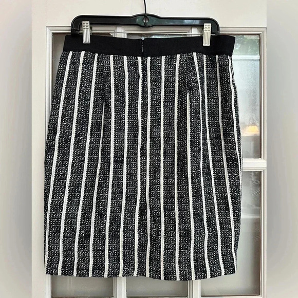 Ann Taylor Dark Navy White Tweed Vertical Stripe Pencil Skirt Size 12 Large NWT - Picture 3 of 11